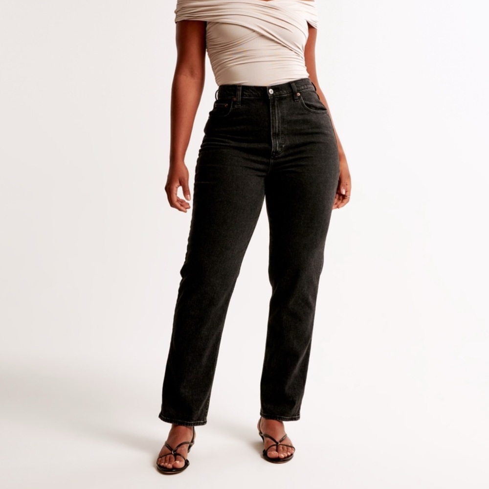 Abercrombie & Fitch Curve Love Ultra High Rise Ankle Straight Jean